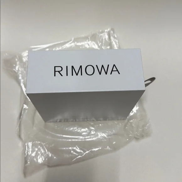RIMOWA White Gift Box with Gray Pull Tab - Picture 3 of 5